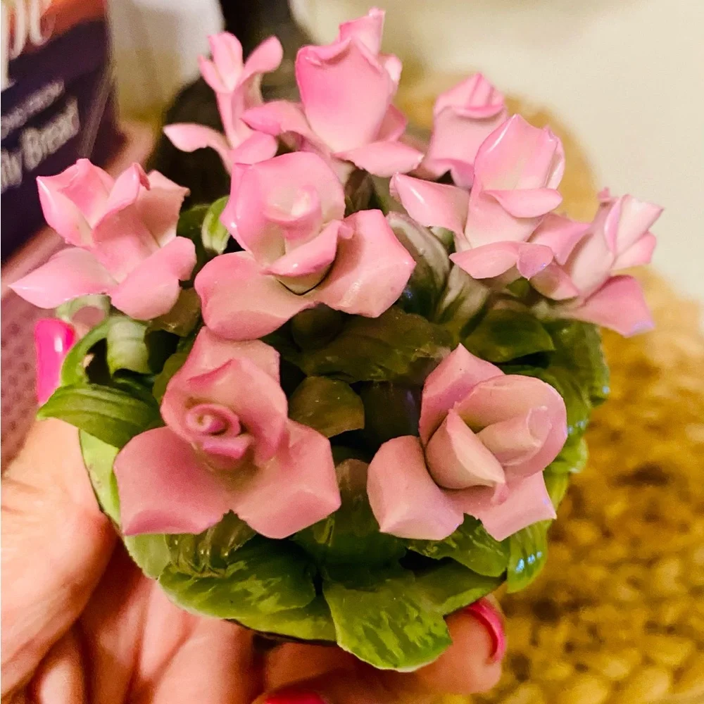 Capodimonte Porcelain Flower Centerpiece with pink roses size 4x4x4